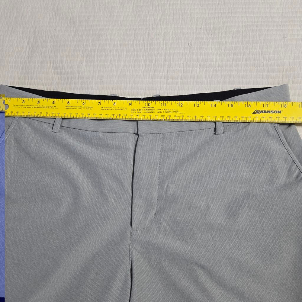 Men's Nike Golf Shorts Size 36 Gray CU9740-003 - Picture 3 of 11